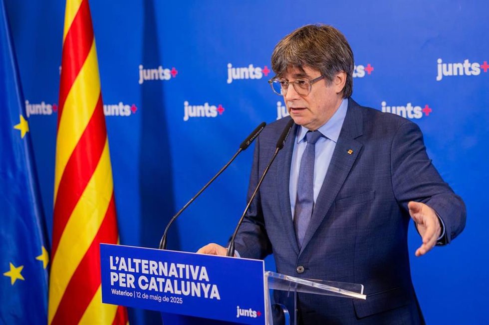 El presidente de Junts, Carles Puigdemont, durante una rueda de prensa, a 12 de mayo de 2025, en Waterloo (Bélgica).
