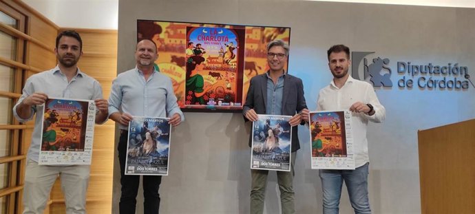 Lorite (2º dcha.), en la presentación de 'La Charlotá' de Dos Torres.