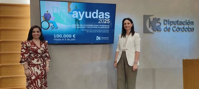Irene Aguilera y Marta Siles, en la presentación de las ayudas para mejorar la accesibilidad de viviendas de personas mayores o con movilidad reducida.