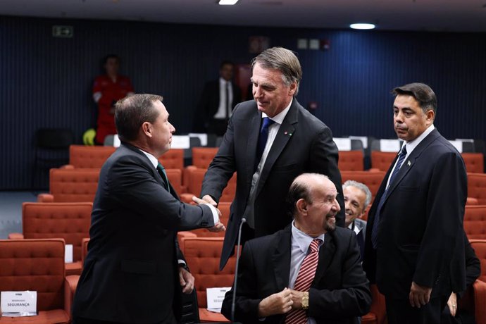 El coronel Mauro Cid y el expresidente Jair Bolsonaro durante su juicio por golpe de Estado.