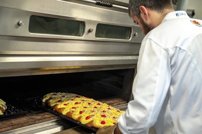 Proceso de elaboración de la coca de Sant Joan