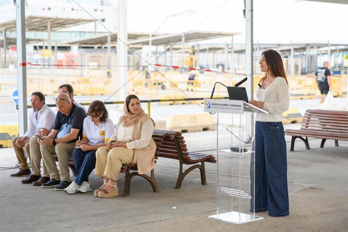 La presidenta de la APA, Rosario Soto, durante la presentación del dispositivo OPE 2025 del Puerto de Almería.