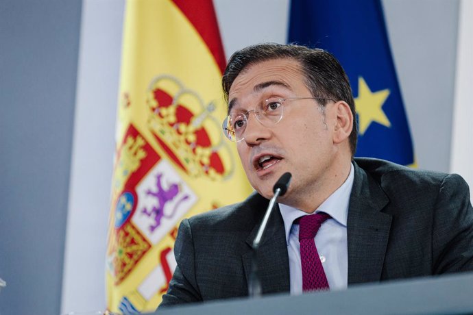 El ministro de Asuntos Exteriores, Unión Europea y Cooperación, José Manuel Albares, durante una rueda de prensa posterior a la reunión del Consejo de Ministros en el Palacio de La Moncloa, a 10 de junio de 2025, en Madrid (España). El Gobierno ha aprobad
