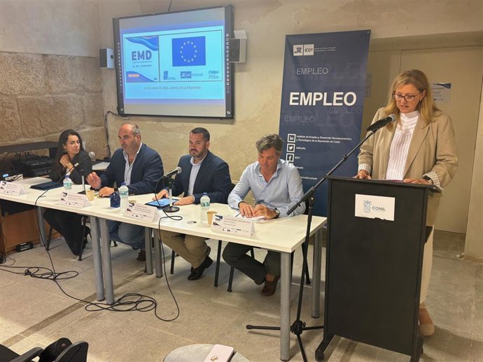 Andrés Clavijo y Antonio Aragón en la jornada 'Camino hacia la eficiencia, la sostenibilidad y la tecnología en el crecimiento azul'.