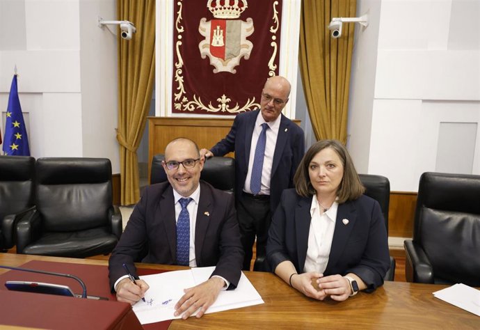 El presidente de las Cortes de Castilla-La Mancha, Pablo Bellido