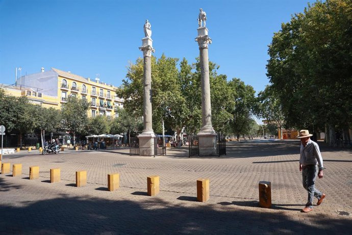 Archivo - Vista general de la Alameda de Hércules, en el centro de Sevilla