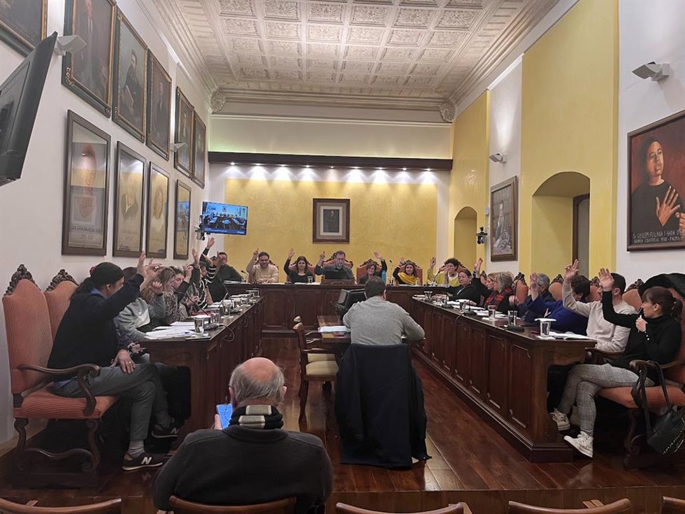 Archivo - Pleno del Ayuntamiento de Manacor.