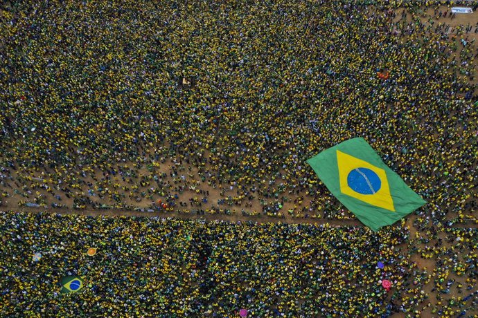 Archivo - Bandera de Brasil.