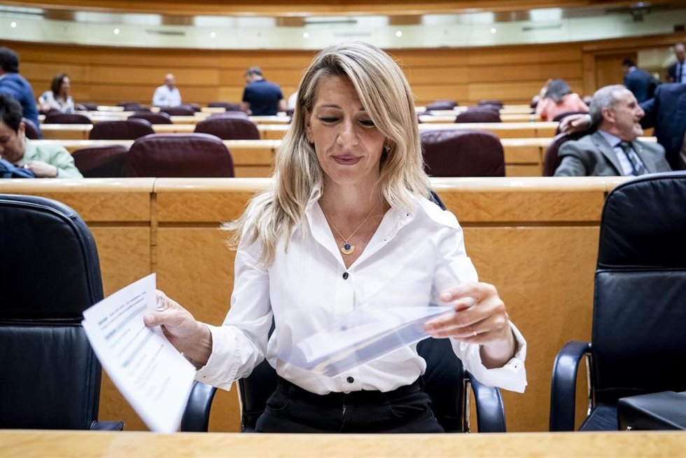 La vicepresidenta segunda y ministra de Trabajo, Yolanda Díaz, durante una sesión de control al Gobierno en el Senado, a 10 de junio de 2025, en Madrid (España).