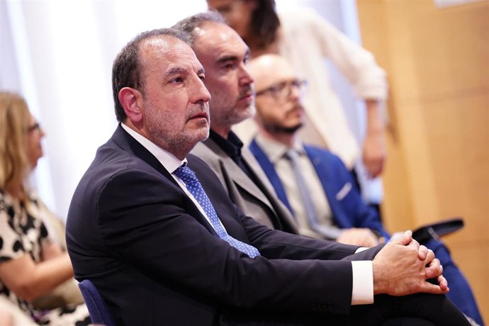 El conseller de Justicia y Calidad Democrática, Ramon Espadaler, en el acto del 30 aniversario del "genocidio" de Srebrenica