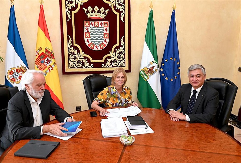 García-Pelayo con el director general de la Agencia de Innovación y Desarrollo de Andalucía.