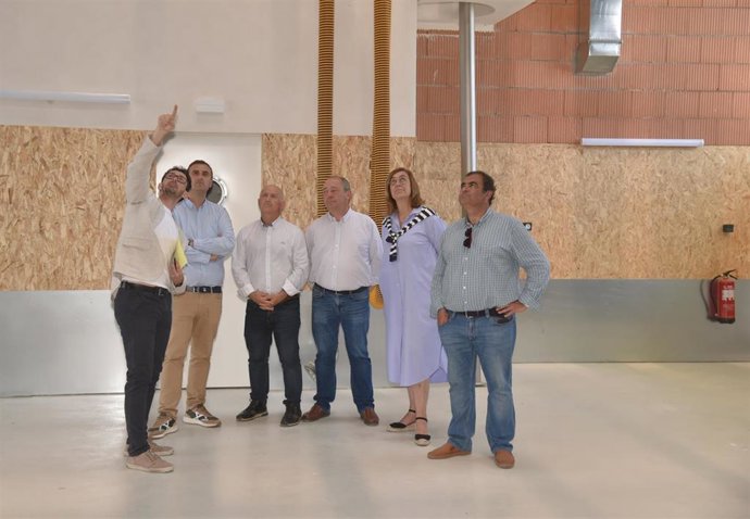 Visita obras nuevo parque de bomberos de Saldaña