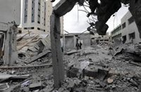 Al menos ocho muertos en un ataque israelí contra el edificio de la oficina de Médicos del Mundo en Gaza