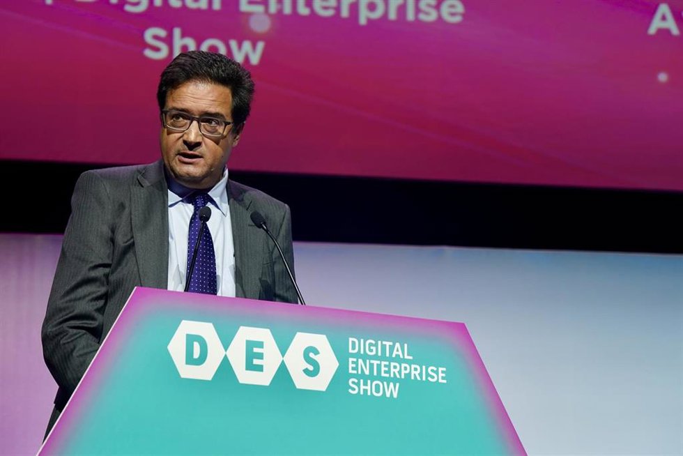 El ministro para la Transformación Digital y de la Función Pública, Óscar López, interviene durante la inauguración del Digital Enterprise Show 2025. 