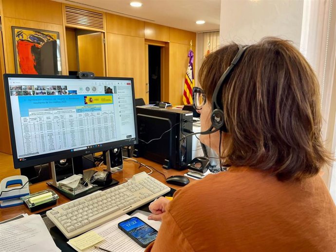 La consellera de Presidencia y Administraciones Públicas, Antònia Maria Estarellas, participa en el Pleno del Consejo Territorial de Memoria Democrática