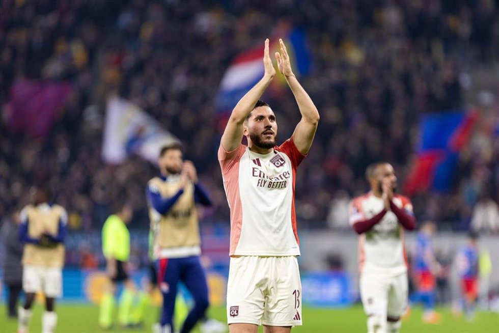 Archivo - Rayan Cherki con el Olympique de Lyon