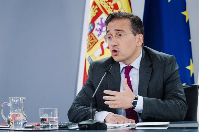 El ministro de Asuntos Exteriores, Unión Europea y Cooperación, José Manuel Albares, durante una rueda de prensa posterior a la reunión del Consejo de Ministros en el Palacio de La Moncloa, a 10 de junio de 2025, en Madrid (España). El Gobierno ha aprobad