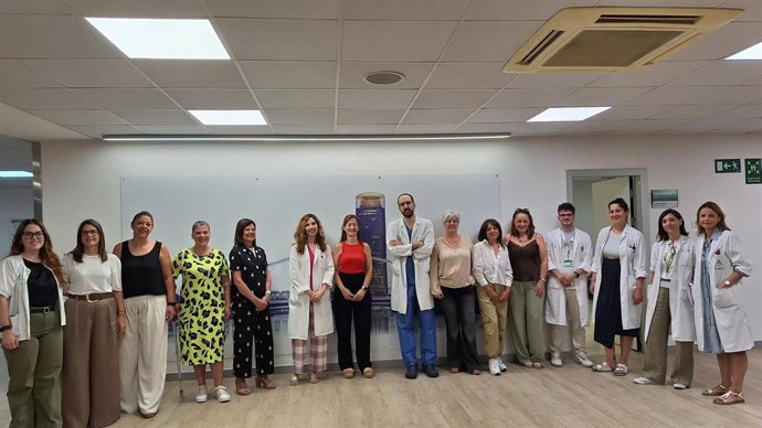 Profesionales de la Unidad de Orbitopatía Tiroidea del Macarena y pacientes.