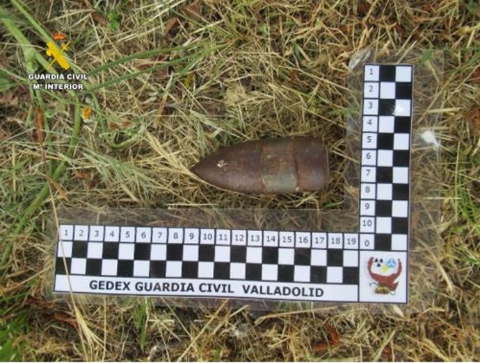 Proyectil de artillería hallado y destruido de forma controlada en Cogeces del Monte (Valladolid).