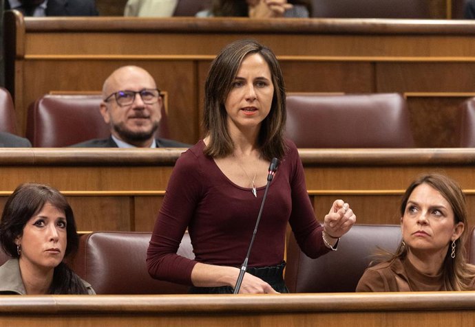 Archivo - La portavoz de Podemos en el Congreso, Ione Belarra, interviene  durante una sesión de control al Gobierno, en el Congreso de los Diputados.