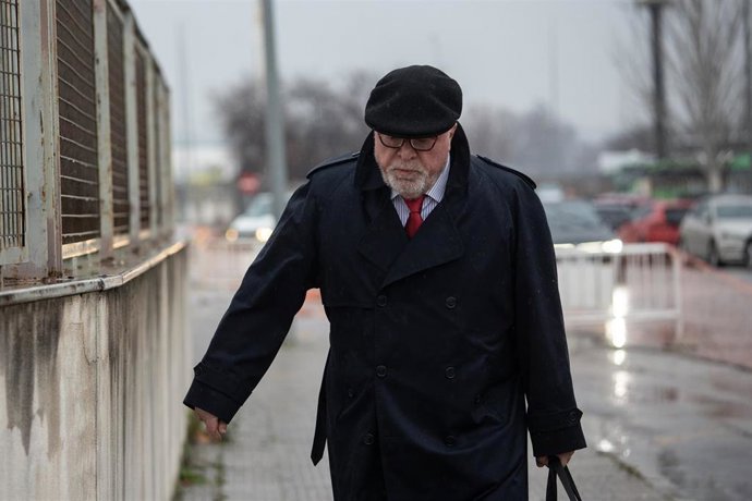 Archivo - El comisario jubilado José Manuel Villarejo llega a la Audiencia Nacional, a 20 de enero de 2025, en San Fernando de Henares, Madrid (España). 