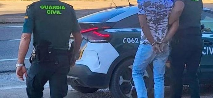 Detención de un hombre, en una foto de archivo