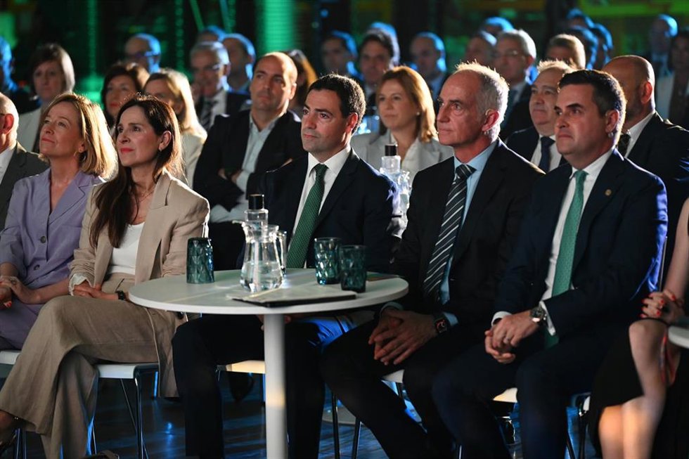 El Lehendakari, Imanol Pradales, asiste a la presentación del Plan Industria Euskadi 2030 del Gobierno Vasco