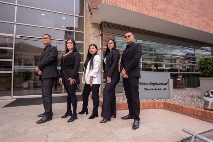 Equipo de Lazza Global en Bogotá