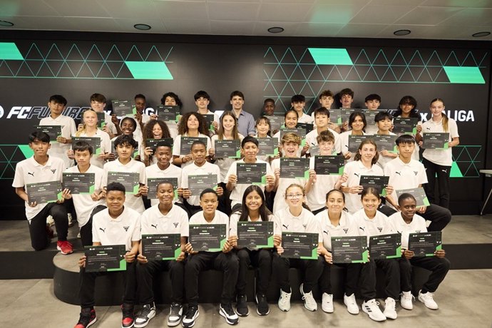 Los ganadores de 'Next Gen Draft' viven en España una experiencia única junto a LaLiga y EA Sports.