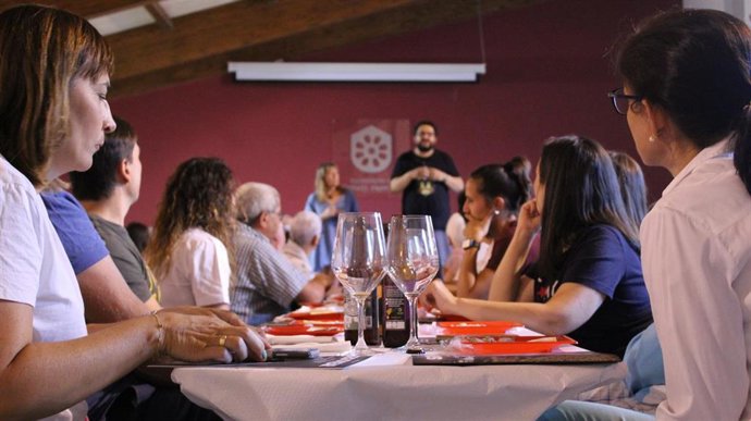 Una cata de cerveza artesana en Collado Hermoso, en la convocatoria de 2024