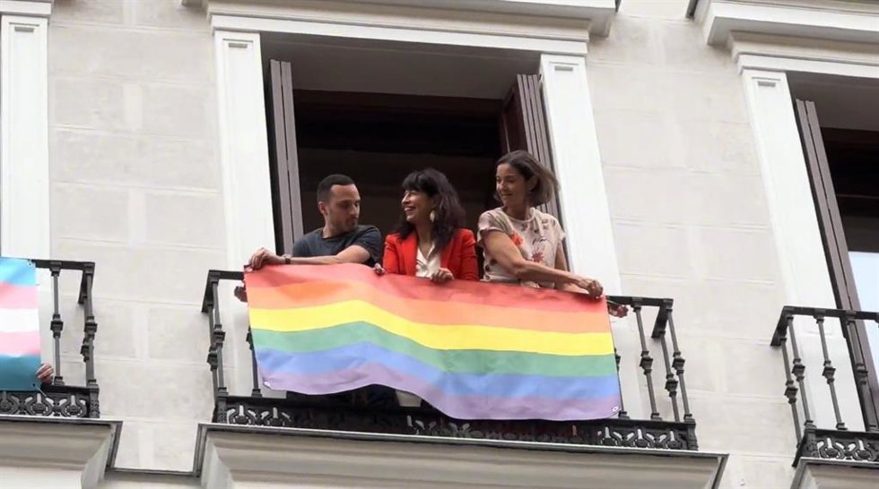 La ministra de Igualdad, Ana Redondo, la portavoz del PSOE en el Ayuntamiento de Madrid, Reyes Maroto, y el edil socialista Antonio Giraldo