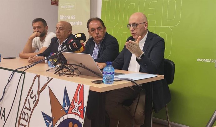 De izda a dcha, Salvador, Rodrigo, Serrano y Ugarte presentan la programación de la UNED en Soria