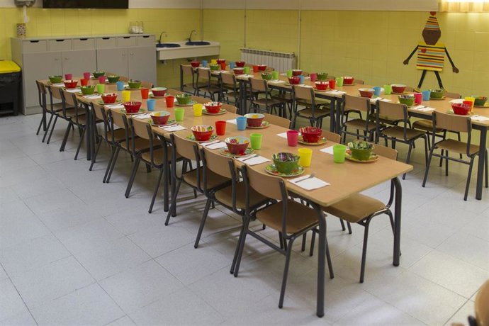Archivo - Imagne de un comedor en un colegio de Madrid
