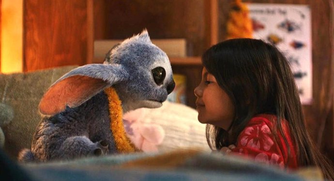 El director del remake de Lilo y Stitch defiende el polémico final y cómo redefine el concepto de "ohana"
