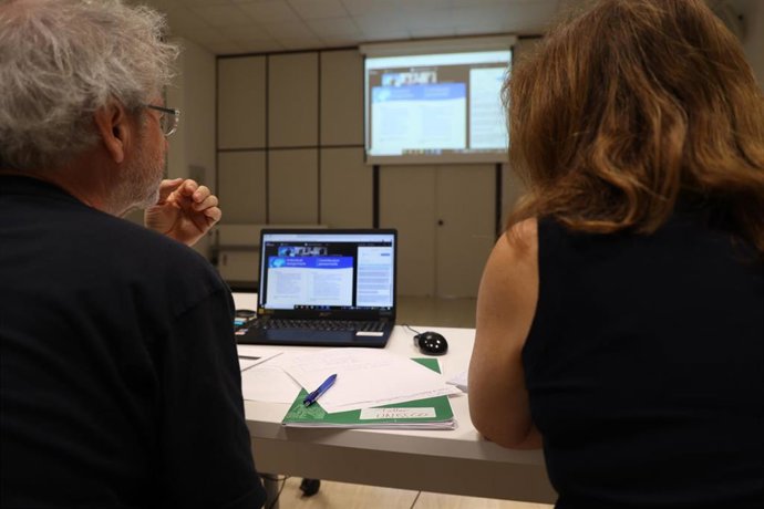 Representantes de la Dirección General de Salud Pública y Ordenación Farmacéutica de la Consejería de Salud y Consumo de la Junta de Andalucía participan en el taller anual 'Salud Comunitaria Global'.