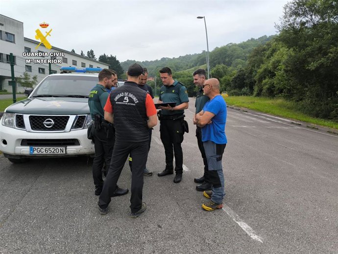 Efectivos de búsqueda de un hombre desaparecido en Langreo.