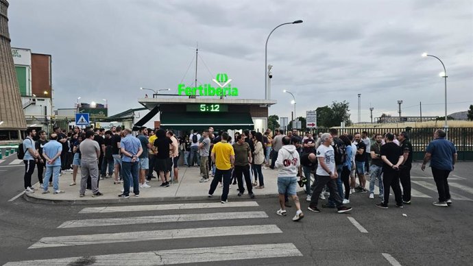 Trabajadores de Fertiberia retoman las jornadas de huelga contra el ERE con un seguimiento "masivo".