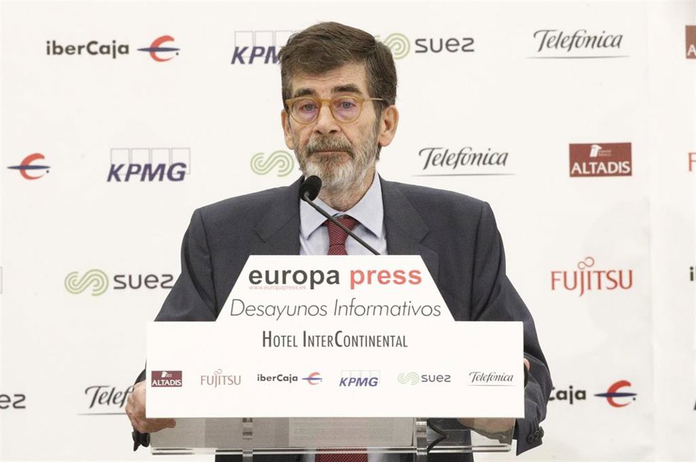 Archivo - El exjefe de Gabinete de Felipe González y José Luis Rodríguez Zapatero, José Enrique Serrano en un desayuno informativo de Europa Press en 2018.