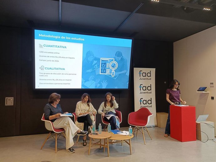 Presentación de dos estudios de FAD Juventud sobre relaciones sexuales, alcohol y drogas.