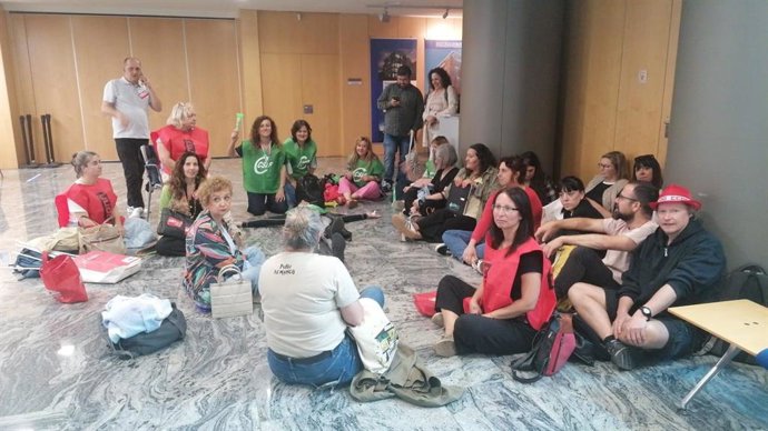 Encierro en Hacienda de los comités de empresa del ERA y Derechos Sociales