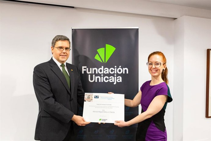 Archivo - Entrega del X Premio Fundación Unicaja de Promoción Socioeconómica de Almería a Alfonso Miguel Márquez García.