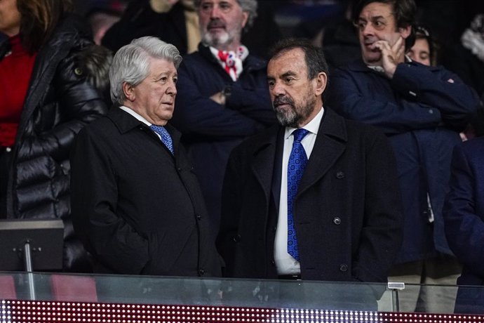 Archivo - Enrique Cerezo, president of Atletico de Madrid, and Angel Torres, president of Getafe CF, looks on during the Copa del Rey Quarter Final match between Atletico de Madrid and Getafe CF at Riyadh Air Metropolitano stadium on February 4, 2025, in 