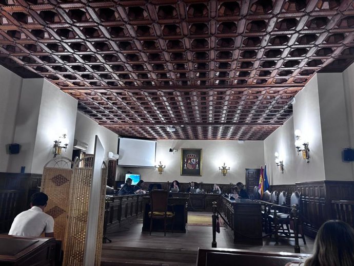 Juicio contra el acusado de agresión sexual.