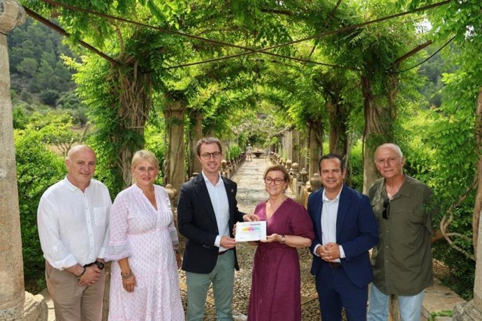 Jardines de Alfàbia se convierte en la primera posesión en recibir el Distintivo Serra de Tramuntana Patrimonio Mundial