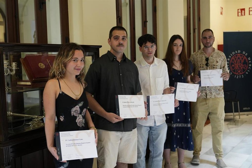 Premiados en la segunda edición de los Premios 'Eloy Sánchez Rosillo de Poesía' y 'Mariano Baquero Goyanes de Relato Breve'