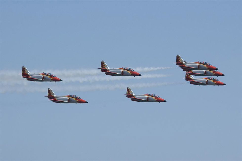 Archivo - Aviones de la Patrulla Águila en San Javier, Murcia (España).