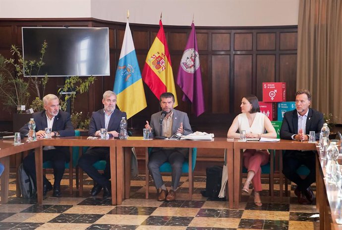 Las universidades públicas canarias crearán una asociación para sus intereses y reforzar la coordinación