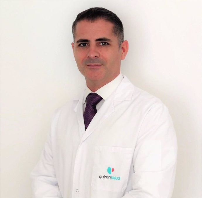 El doctor Cristóbal Moreno, urólogo del Hospital Quirónsalud Murcia.