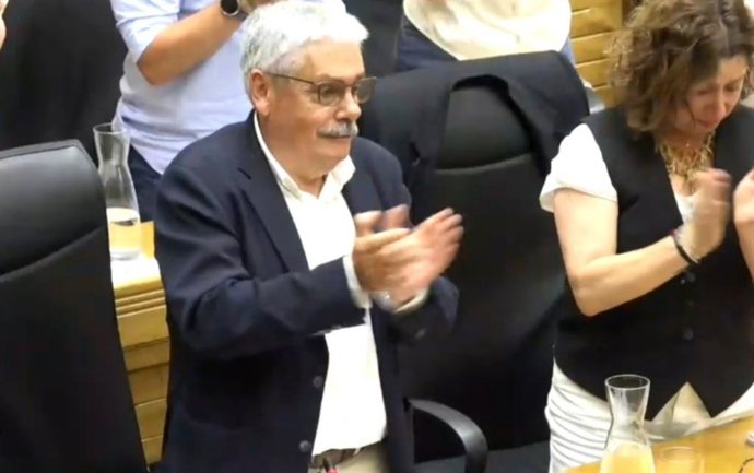 El Portavoz Socialista En El Ayuntamiento De Gijón, Luis Manuel Flórez 'Floro', Se Despide, Entre Aplausos, De Su Cargo De Concejal En El Pleno Municipal.