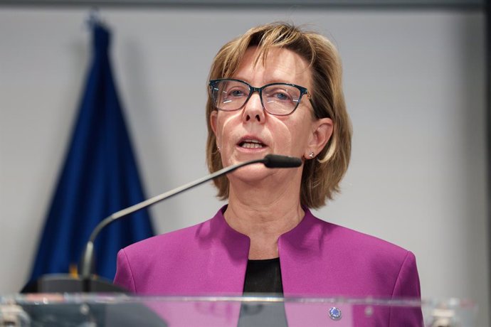 Archivo - El ministro de Economía, Comercio y Empresa, Carlos Cuerpo, atiende a la prensa en el Ministerio de Economía, Comercio y Empresa, a 13 de marzo de 2025, en Madrid (España). La reunión se ha producido para tratar las iniciativas del Laboratorio d